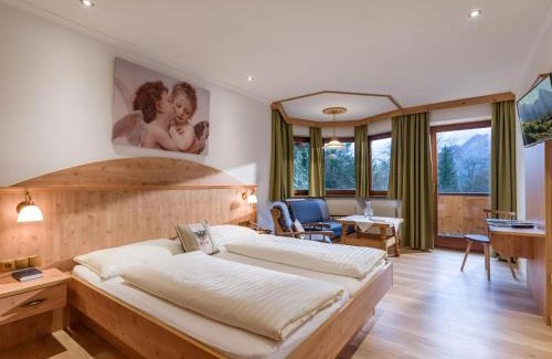 Kufstein Hotel | Scenic Hotel Gasthof Felsenkeller with Oceanfront Views