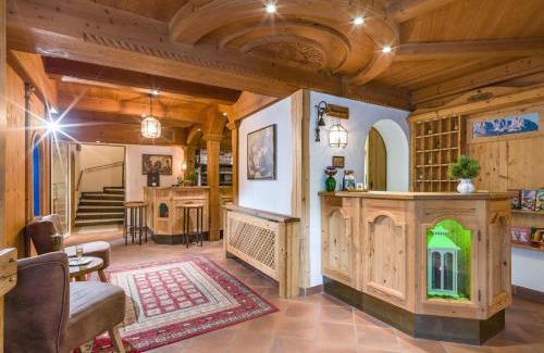 Kufstein Hotel | Scenic Hotel Gasthof Felsenkeller with Oceanfront Views