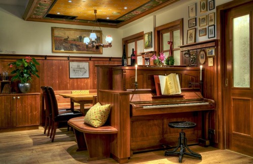 Kremsmuenster Hotel | Pet-Friendly Retreat at Hotel Gasthof König - Rated 8.8/10