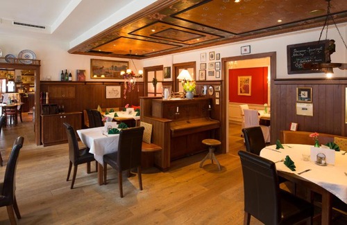 Kremsmuenster Hotel | Pet-Friendly Retreat at Hotel Gasthof König - Rated 8.8/10