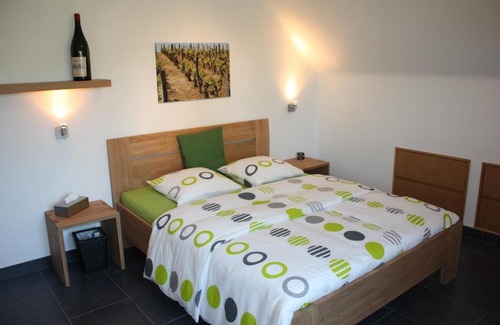 Erpe-Mere Hotel | Discover Hotel Gasthof Kapelhof: Pet-Friendly Bliss