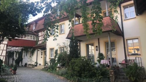Schesslitz Hotel | Discover Hotel Gasthof Krapp: Family-Friendly & Rated 8.6