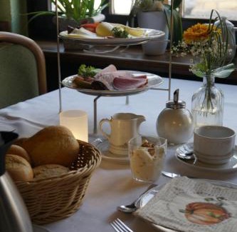 Scherfede Hotel | Discover Hotel Gasthof Luis: Pet Friendly & Family-Ready