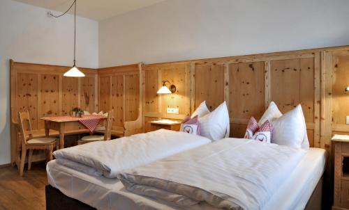 Stumm House | Experience Oceanfront Bliss at Hotel Märzenklamm