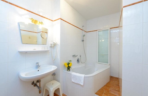 Bergheim Hotel | Pet-Friendly Retreat at Hotel-Gasthof Maria Plain - Rated 9/10