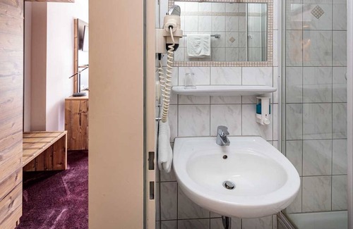 Pocking Hotel | Welcoming Hotel Gasthof Pockinger Hof with Family-Friendly Amenities
