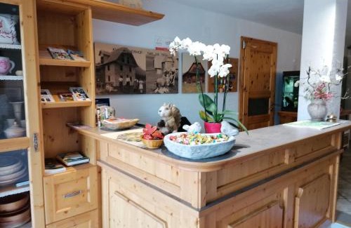 Zeutschach House | Cozy Hotel Gasthof Seeblick with Ocean View & Spa Amenities
