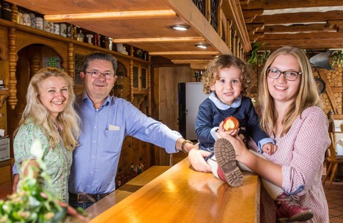 Nusplingen Hotel | Pet-Friendly Hotel Gasthof Stern with Family Amenities