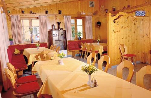 Obertraubling House | Cozy Hotel Gasthof Stocker with Family-Friendly Amenities