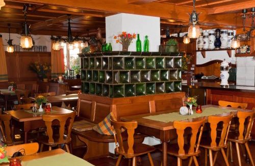 Obertraubling House | Cozy Hotel Gasthof Stocker with Family-Friendly Amenities