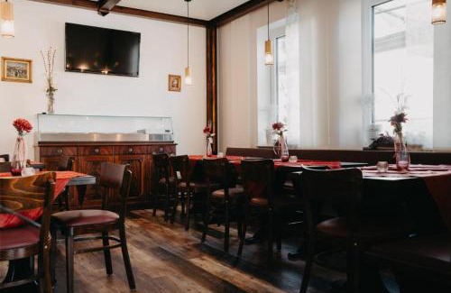 Waldaschaff Hotel | Family-Friendly Hotel-Gasthof Zur Krone with Pet Amenities