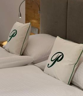 Benediktbeuern Hotel | Cozy Hotel Gasthof zur Post: Family-Friendly with Breakfast