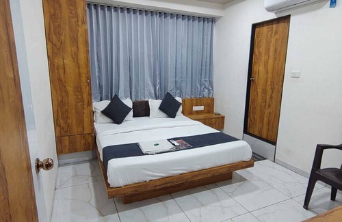 Vastrapur Hotel | HOTEL GATEWAY INN