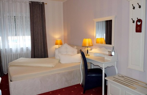 Kurpark Hotel | Discover Hotel Geissler: Family-Friendly and Spa Amenities