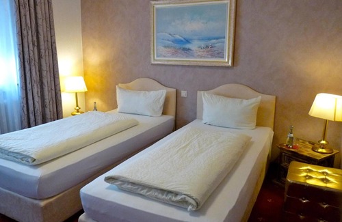 Kurpark Hotel | Discover Hotel Geissler: Family-Friendly and Spa Amenities