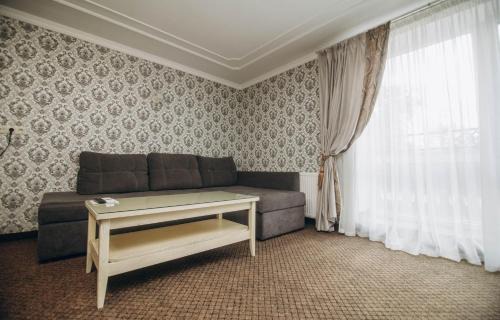 Ternopil Hotel | Cozy Hotel Gentleman: 9/10 Rated with Hot Tub & Breakfast