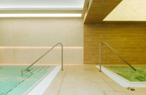 Hodmezovasarhely Hotel | Welcoming Hotel Ginkgo: Top-Rated Stay with Hot Tub and More