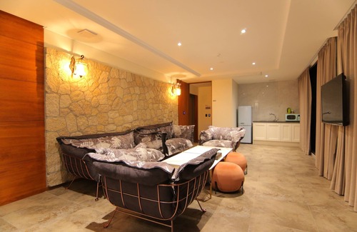 Suncheon Hotel | Discover Hotel Gite: Family-Friendly with Essential Amenities