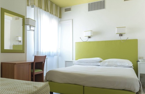 Cinquale Hotel | Experience Hotel Giulio Cesare: Spa, Breakfast & More!