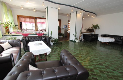 Bad Grund Hotel | Inviting Hotel Glück Auf: Family-Friendly with Pool & Dining