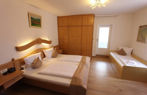 Bad Grund Hotel | Inviting Hotel Glück Auf: Family-Friendly with Pool & Dining