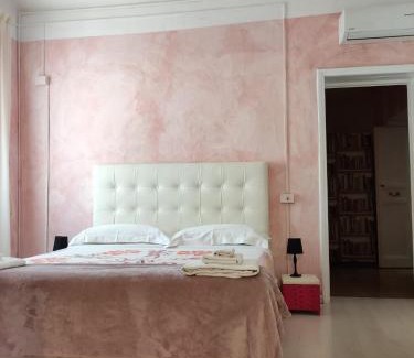 Noli Hotel | Discover Hotel Glicine: Family-Friendly with Kitchen Access