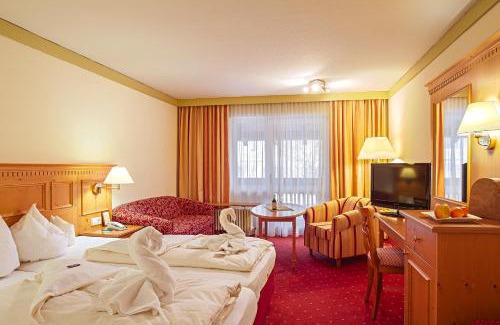 Bad Griesbach-Therme Hotel | Discover Hotel Glockenspiel: Pet-Friendly with Spa & Pool
