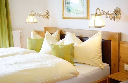 Emberg Hotel | Eco-Friendly Retreat at Hotel Glocknerhof with Spa & Pool
