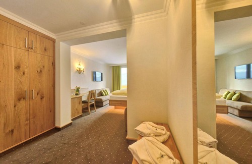 Emberg Hotel | Eco-Friendly Retreat at Hotel Glocknerhof with Spa & Pool