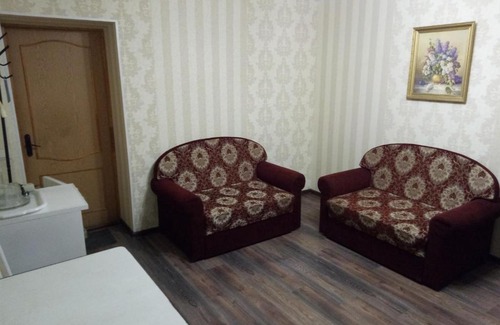 Cherepovets Bed & Breakfast | Discover Hotel Gloria: Pet-Friendly with Delightful Breakfast
