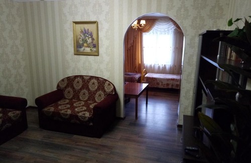 Cherepovets Bed & Breakfast | Discover Hotel Gloria: Pet-Friendly with Delightful Breakfast