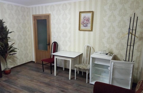 Cherepovets Bed & Breakfast | Discover Hotel Gloria: Pet-Friendly with Delightful Breakfast