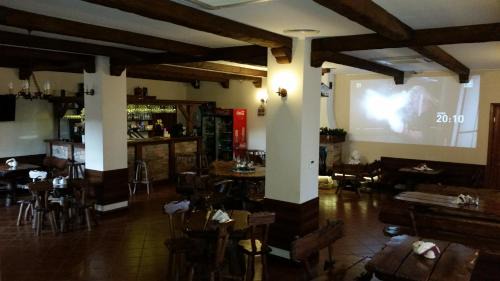 Wloclawek Hotel | Discover Comfort at Hotel Gościniec with Hot Tub & Pool