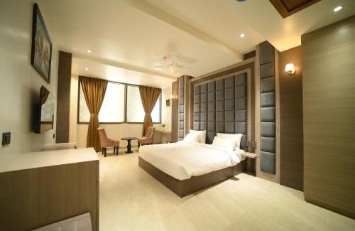 Aligarh Hotel | Budget-Friendly Stay at Hotel Gold In Leaf with Dining