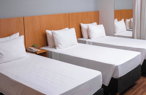 Brasil Hotel | Discover Hotel Golden Park Uberlândia: Pool & Spa Retreat