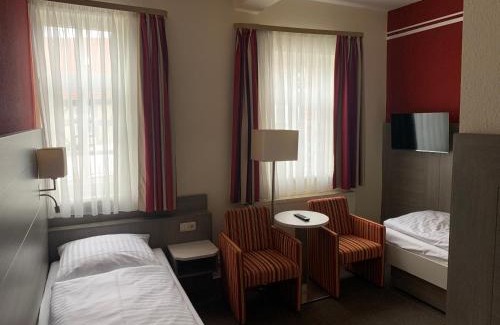 Goslar Old Town Hotel | Explore Hotel Goldene Krone: Family-Friendly with Pool