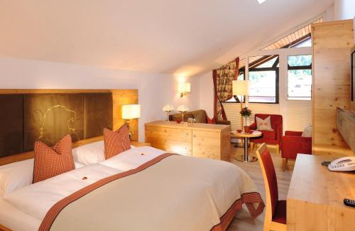 Wattens Hotel | Discover Hotel Goldener Adler Wattens: Family-Friendly Retreat