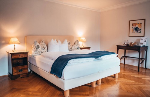 Hall In Tirol Hotel | Discover Hotel Goldener Engl: 4-Star Comfort Awaits
