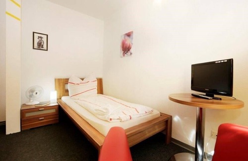 Duisburg City Center Hotel | Comfortable Stay at Hotel Goldener Hahn with Family Amenities