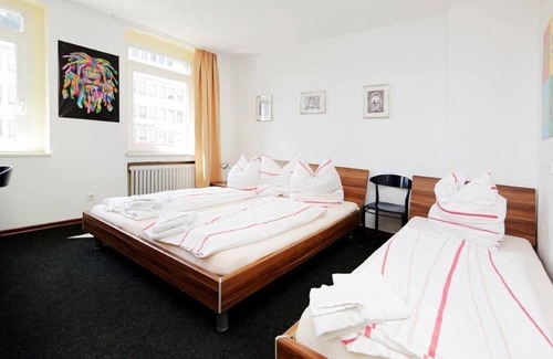Duisburg City Center Hotel | Comfortable Stay at Hotel Goldener Hahn with Family Amenities