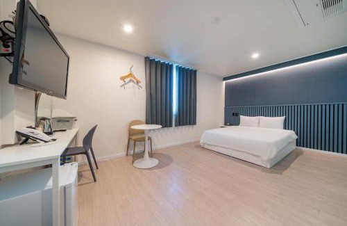 Chuncheon Hotel | Discover Comfort at Hotel Gongjicheon 2 - Your Budget Retreat