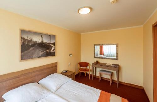 Gorzow Wielkopolski Hotel | Pet-Friendly Hotel Gorzów: Family Comfort & Convenience