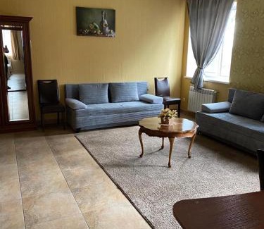 Bucha Hotel | Cozy Hotel Gostynnyi Dvir: Top-Rated with Breakfast & Hot Tub