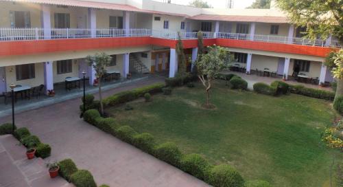Fatehpur Sikri Hotel | Family-Friendly Retreat at Hotel Goverdhan Tourist Complex