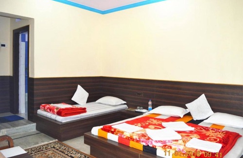 Fatehpur Sikri Hotel | Discover Hotel Goverdhan Tourist Complex: Family-Friendly Stay