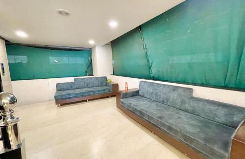 Ujjain Hotel | HOTEL GOVINDAM INN ! UJJAIN fully-Air-Conditioned hotel at prime location with Parking availability, near-Mahakal-Temple-&-Railway-station - 91653-80000