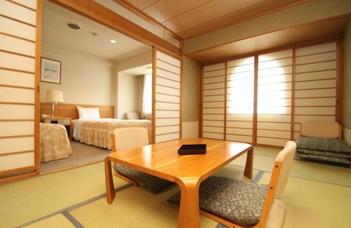 Akankohan Hotel | Discover Hotel Gozensui: Family-Friendly with Hot Tub