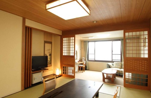 Akankohan Hotel | Discover Hotel Gozensui: Family-Friendly with Hot Tub