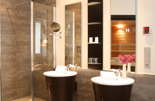 Solingen Hotel | Modern Comfort at Hotel Gräfrather Hof - 4-Star Experience