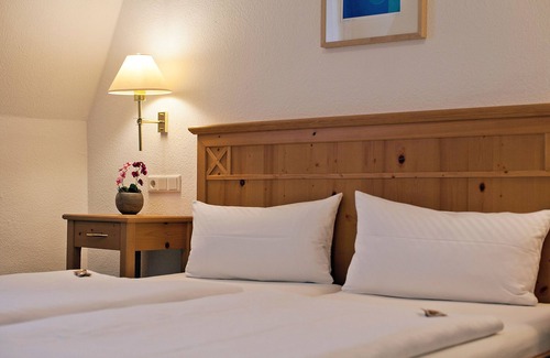 Walldorf Hotel | Family-Friendly Hotel Grünshof with Breakfast Included
